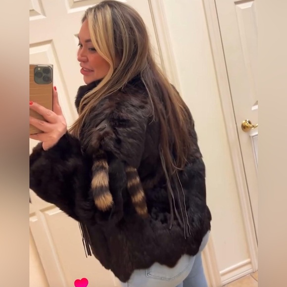 Authentic Rabbit Fur in Excellent Condition. - Picture 2 of 7